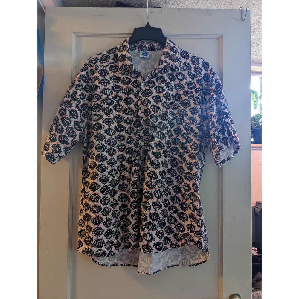 Hawaiian Style Short Sleeve Button Down Shirt